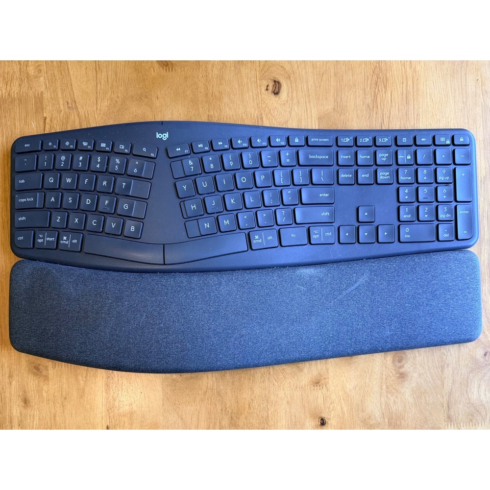 Logitech Ergo K860 Wireless Ergonomic Keyboard Graphite YR0072 Bluetooth USB